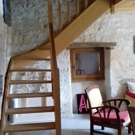 Ancienne Forge Restauree Et Piscine Holiday home Sauzet (Lot)