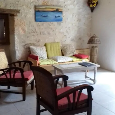 Holiday home Ancienne Forge Restauree Et Piscine