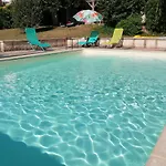 Hébergement de vacances Ancienne Forge Restaurée Et Piscine *